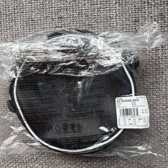 BNWT Adidas Originals Classic Round Crossbody Bag - Black - Picture 5 of 15